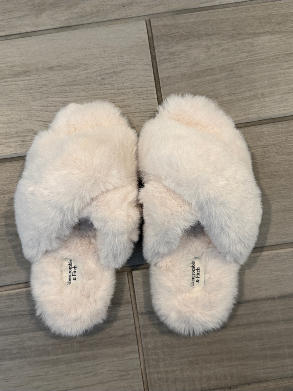 Abercrombie & Fitch Women's Plush Crisscross Slide Slippers